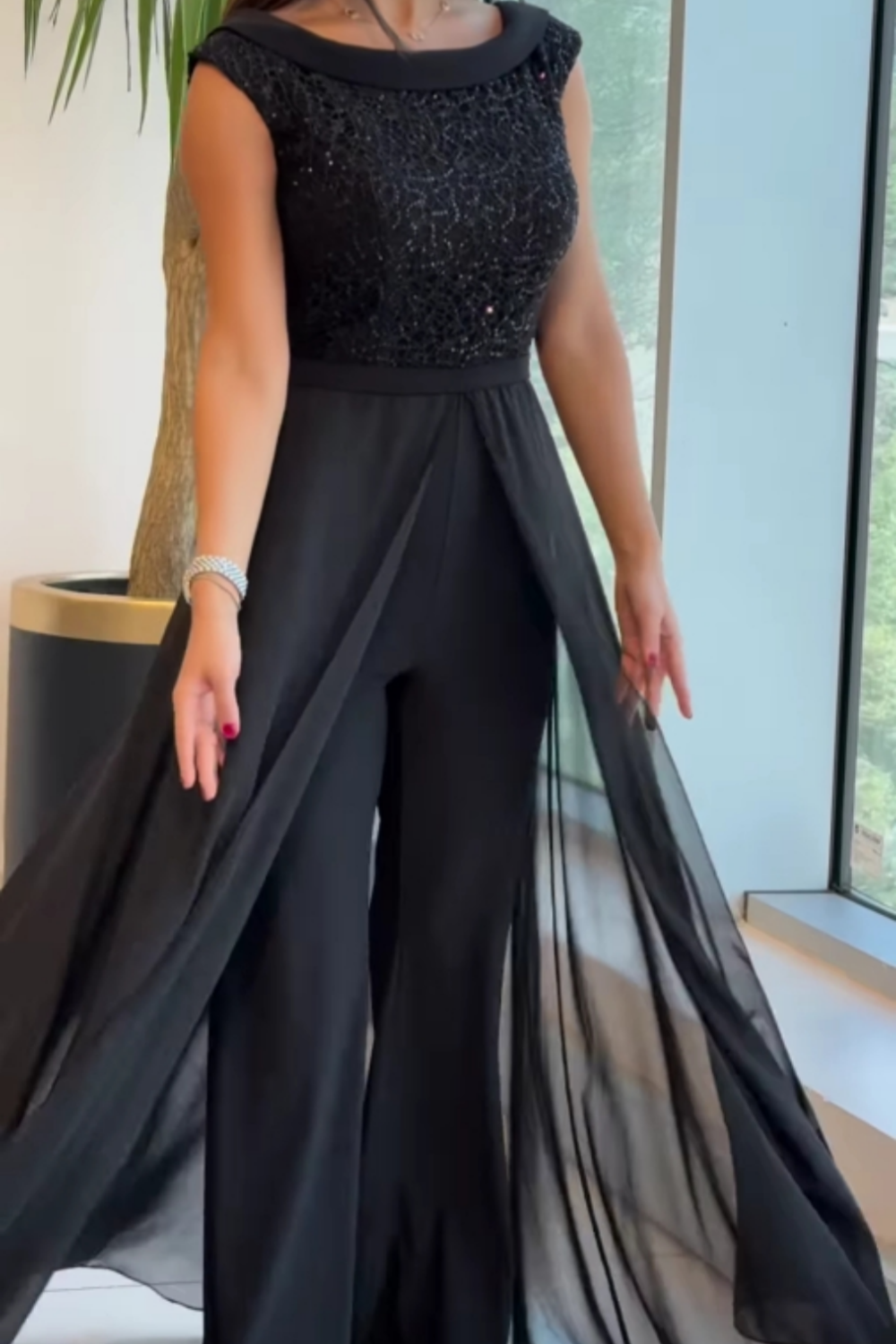 AURORA™|SLEEK SLEEVELESS JUMPSUIT