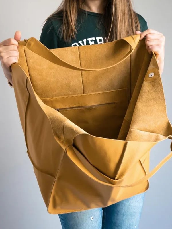 RUTH™|TIMELESS ALLURE TOTE BAG